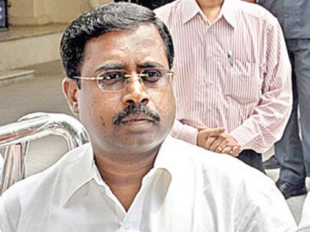 சிம்புவால் நடுத்தெருவில் நிற்கிறேன்: ஏஏஏ தயாரிப்பாளர் மைக்கேல் ராயப்பன்