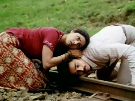 திரையமைதி வாய்க்கப்பெற்ற திரைப்படம் - மூன்றாம் பிறை