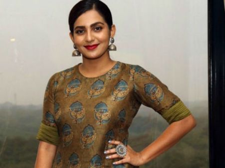 நடிகை பார்வதிக்கு மிரட்டல் விடுத்த நபர் கைது... கேரள போலீஸ் நடவடிக்கை!