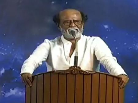 எல்லா மாநில மக்களும் நம்மை பார்த்து சிரிக்கிறார்கள்: ரஜினி வேதனை