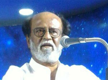 பேப்பர் பொட்டலத்தை பார்த்து ஆடிப்போன ரஜினி: அப்படி அதில் என்ன இருந்தது?