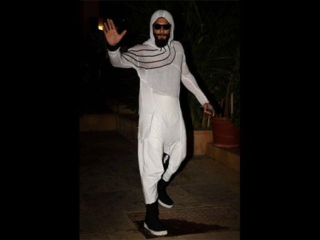 உன் ஓட்டை வாயை கொஞ்சம் மூடிக்கிட்டு இருக்கியா?: ஹீரோவை திட்டிய பிரமாண்ட இயக்குனர்