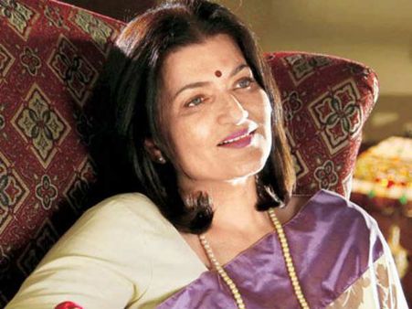 வீடு இல்லாமல் தவிக்கும் கமலின் முன்னாள் மனைவி சரிகா: உதவிக்கு வந்த பாலிவுட் சூப்பர் ஸ்டார்