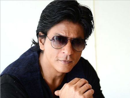 'விக்ரம் வேதா' இந்தி ரீமேக்கிலிருந்து விலகிய ஷாருக்... என்ன காரணம்?