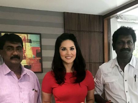 கவர்ச்சிப் புயல் சன்னி லியோன் கோலிவுட்டில் மையம்... நேரடித் தமிழ்ப் படம் அறிவிப்பு!