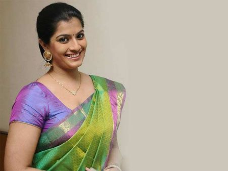 திருமணம் பற்றி வரலட்சுமி சொன்னது இதுதான்!