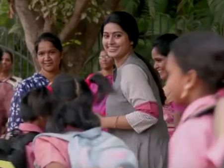 சினேகாவை சமாதானப்படுத்திய வேலைக்காரன் குழு!