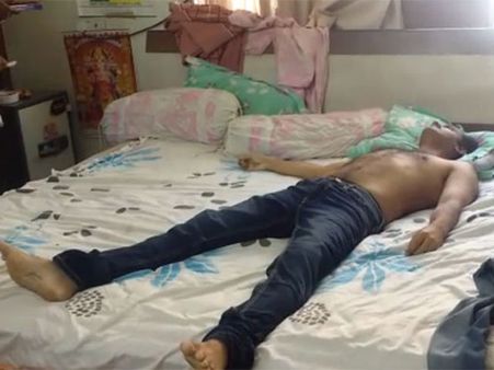 என் சாவுக்கு 3 பேர் காரணம்: செல்ஃபி வீடியோ எடுத்துவிட்டு காமெடி நடிகர் தற்கொலை