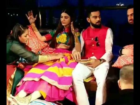 சோறு ஊட்டி, பாட்டு பாடி அனுஷ்காவை இம்பிரஸ் பண்ண 'வைஸ் கேப்டன்' கோஹ்லி