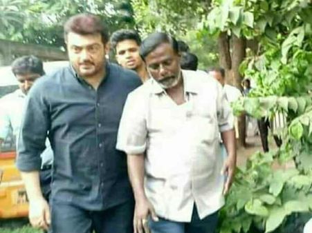 வாவ்... செம ஸ்டைலாக தல... வைரலாகும் லேட்டஸ்ட் புகைப்படம்!