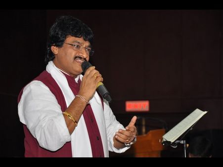 பெண் ஆர்.ஜே.வுக்கு பாலியல் தொல்லை கொடுத்த கின்னஸ் சாதனை பாடகர் கைது