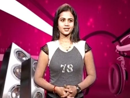 சொந்த சேனல் தொகுப்பாளினிகள் என்றாலும், சூர்யாவுக்கு சப்போர்ட் பண்ணும் விஜே மணிமேகலை!