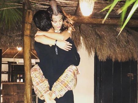 ஒரு போட்டோவை வெளியிட்டு ரசிகர்களின் தலையில் இடியை இறக்கிய ஏமி ஜாக்சன்