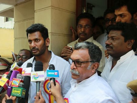 'விஷால் அன்ட் கோ'வை நாக்கை பிடுங்குகிற மாதிரி நறுக்குன்னு 4 கேள்வி கேட்ட மலேசிய நாளிதழ்