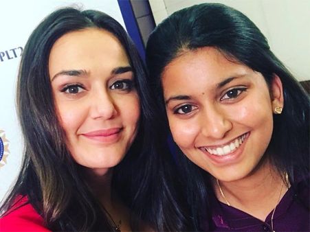 வயசுக்கு மீறிய வேலை பார்த்த பிரபல நடிகையின் மகள்