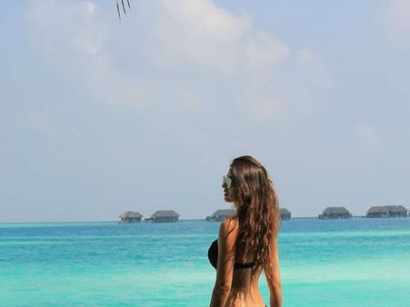 பிகினி உடையில் சங்கமித்ரா ஹீரோயின்... ட்விட்டரில் வைரலாகும் போட்டோ!