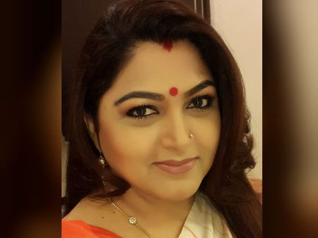 போடா லூசு, கூஜா ராஜா: குஷ்புவிடம் வந்து சிக்கிய 'குமாரு'!