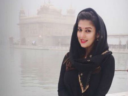 பொற்கோவிலில் நயன்தாரா: ஒரு வேலை அதுக்கு ஆசி வாங்கப் போயிருப்பாரோ?