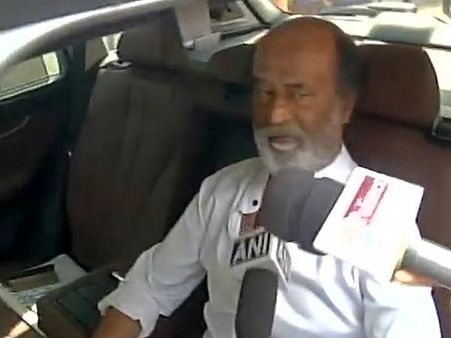 அரசியலில் புயலைக் கிளப்பிவிட்டு இன்று மலேசியா புறப்படுகிறார் ரஜினி!