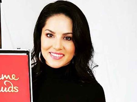 சன்னி லியோனை இனி எப்போ வேணாலும் பார்க்கலாம்... டெல்லியில் நிறுவப்படும் மெழுகு சிலை!