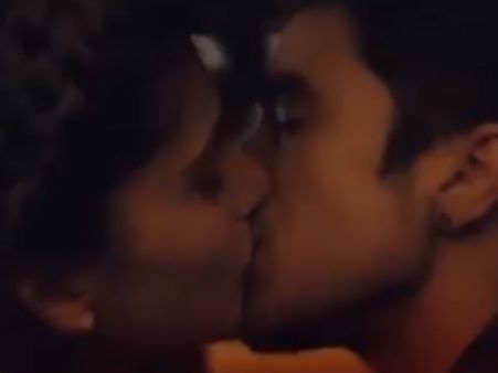 லிப் டூ லிப் வீடியோ வெளியிட்ட டாப்ஸி: ரசிகர்கள் அதிர்ச்சி