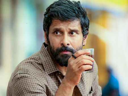 விமானத்தில் 'கடவுளை' பார்த்த சீயான் விக்ரம்: ஆனால்...