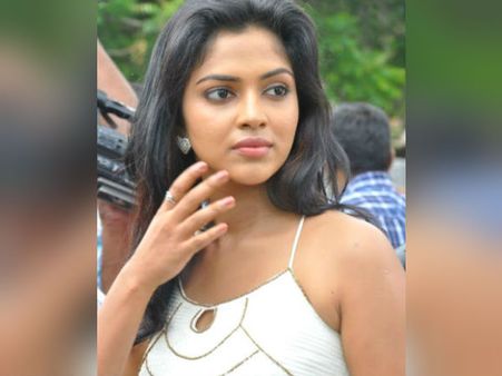 அமலா பாலை சந்தித்து ஏன், தகவல் கொடுத்தது யார்?: தொழில் அதிபர் வாக்குமூலம்