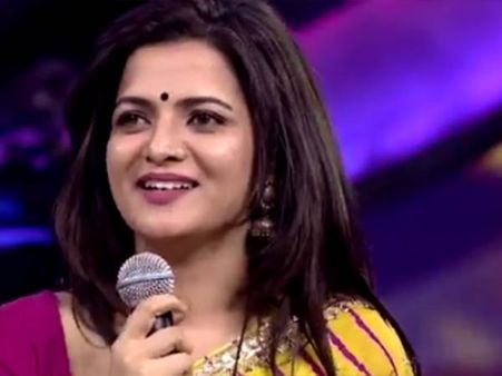 டிடி-க்கு அந்த சேனல்ல என்ன வேலை..? ரசிகர்கள் ஆச்சரியம்!