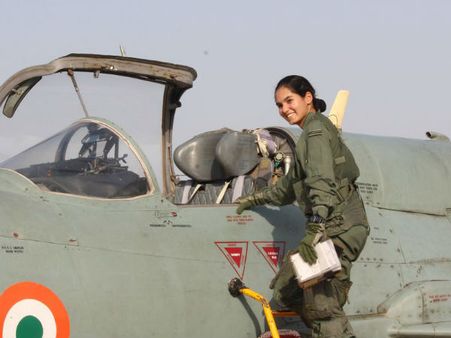 வைரலாக்க வேண்டியது ப்ரியா வாரியரை அல்ல இந்த 'ராசாத்தி'யை தான்