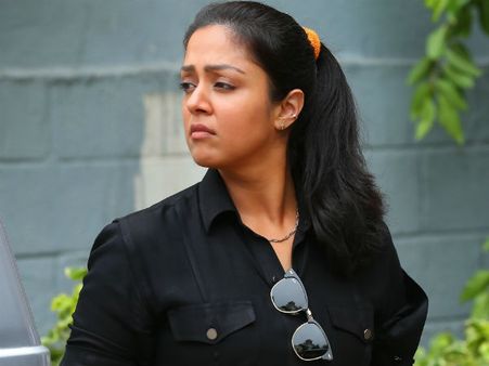 நாச்சியார் படத்தால் கிடைத்த செம ஆஃபர்... வித்யா பாலன் வேடத்தில் நடிக்கும் ஜோதிகா!