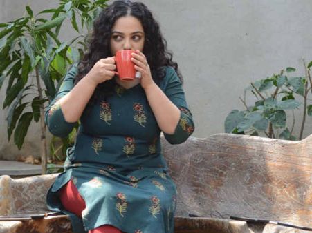 மெர்சல் ஐஸா இது?: தொப்பை போட்டு, குண்டான நித்யா மேனன்