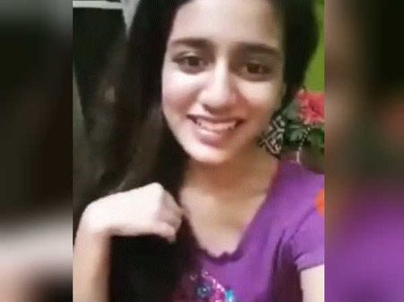 மக்கா, என் மீது இவ்வளவு பாசமா?: ரசிகர்களுக்காக ஸ்பெஷல் வீடியோ வெளியிட்ட ப்ரியா வாரியர்