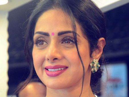 தேர்வை முடித்ததும் ஸ்ரீதேவிக்காக நேராக பிணவறைக்கு சென்ற பள்ளி மாணவி