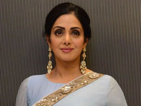 அந்த சாதனைக்கு ஒரு நாளுக்கு முன்பு இறந்துவிட்டார் ஸ்ரீதேவி: பிரபல நடிகர் பேட்டி