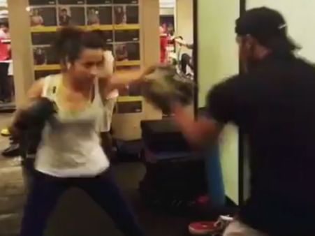 பாக்ஸிங்கில் ஈடுபடும் நடிகை த்ரிஷா... வைரலாகும் வீடியோ!