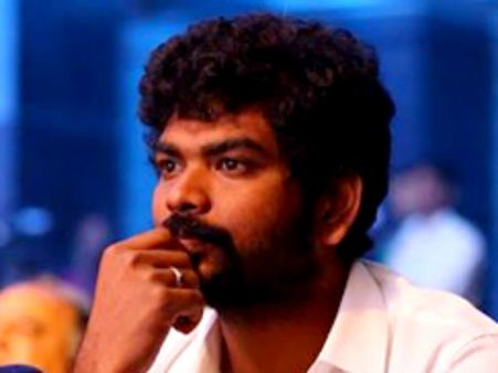 மன்னிச்சுடுங்க: பப்ளிக்கா சாரி கேட்ட விக்னேஷ் சிவன்