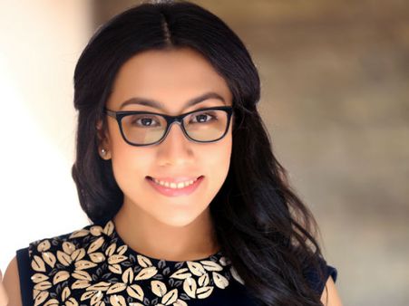 நானா...? சினிமாவில் நடிக்கிறேனா?? பதறும் சத்யராஜ் மகள்