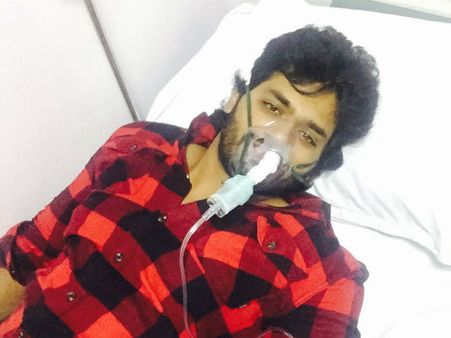 பப்ளிசிட்டிக்காக இந்த நடிகர் செய்த கூத்தை பாருங்க...