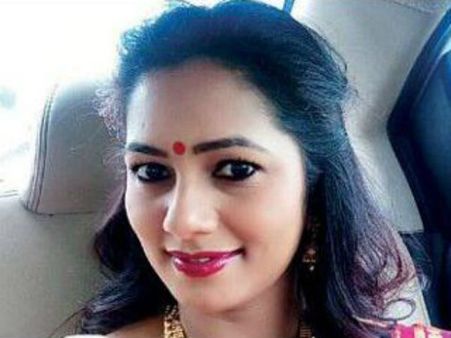 வேறொரு பெண்ணுடன் தொடர்பால் என்னைக் கொல்லப் பார்த்தார்.. - கணவர் மீது நடிகை புகார்!