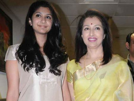 விக்ரம் மகனுக்கு ஜோடியாகிறார் கவுதமி மகள்?