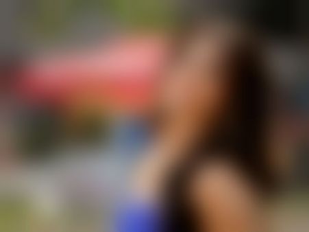 உங்களுக்கு நடிக்க வரலைனு எப்படி சொல்வோம்: நடிகையின் பின்னால் சிரிக்கும் இயக்குனர்கள்