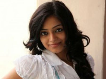 சினிமா வாய்ப்பு இல்லேன்னா என்ன.. இது இருக்கே - அசராத ஜனனி ஐயர்!