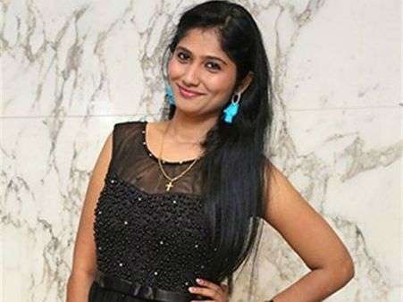 அதெப்படி அனுமதிக்கலாம்: ஸ்டெர்லைட்டுக்கு எதிராக குரல் கொடுத்த ஜல்லிக்கட்டு ஜூலி