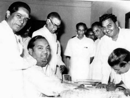 பாடலின் பொன்வரி எனப்படும் முதலடி!