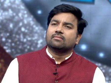 டிவி நிகழ்ச்சி தொகுப்பாளராகும் அகில உலக சூப்பர்ஸ்டார்!