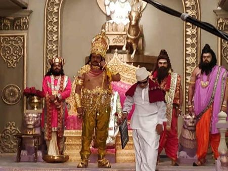 எம்ஜிஆர் கிளாப் அடித்து துவக்கி வைத்த என்டிஆர் படம்!