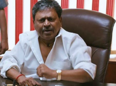 பிரபல தயாரிப்பாளர், நடிகர் நெஞ்சுவலியால் காலமானார்!