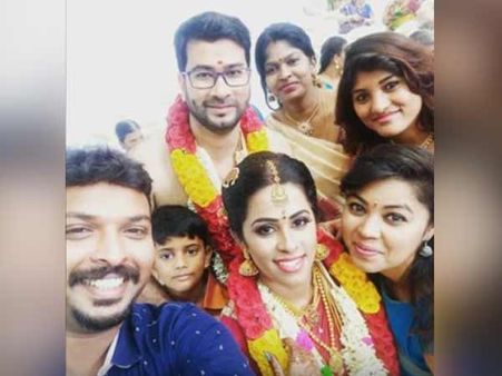 காதலரை திருமணம் செய்துகொண்ட சீரியல் நடிகை பிரியா!