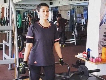 வெயிட் குறைக்க ஜிம்மில் கிடக்கும் சினேகா.. வைரலாகும் வொர்க்-அவுட் வீடியோ!