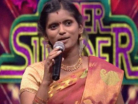 சூப்பர் சிங்கர் ராஜலட்சுமியின் உருக்கமான பேச்சைக் கேட்டு பாராட்டிய பிரபல நடிகர்!